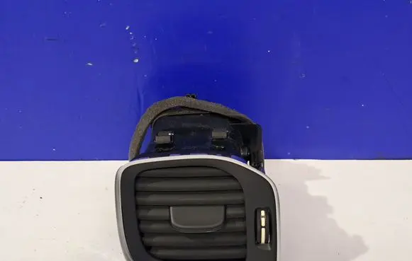 Volvo S60 Dashboard air vent grill cover trim 39804138