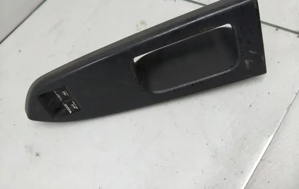 Volkswagen Touran I Electric window control switch 1T1867371E