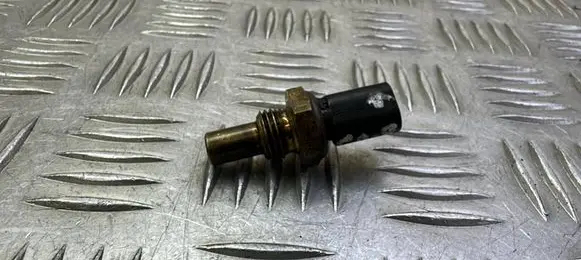 Mercedes-Benz E W212 Coolant temperature sensor A0051532328