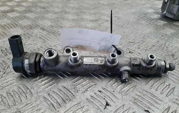 Audi A6 S6 C7 4G Fuel distributor 059130090CN
