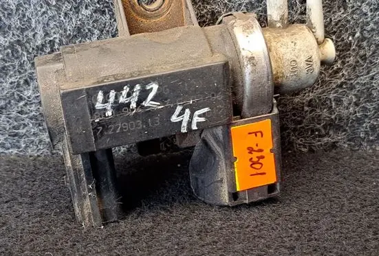 Volkswagen Golf IV Vacuum valve 8D0906627