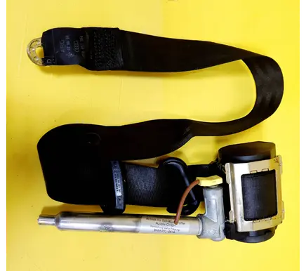 Audi A4 S4 B5 8D Front seatbelt 8D0857706