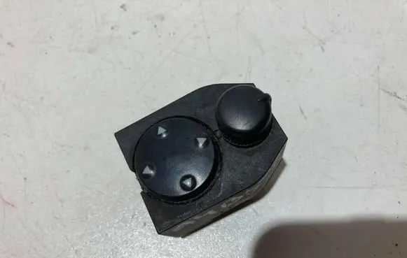 Audi A4 S4 B5 8D Wing mirror switch 8D0959565A