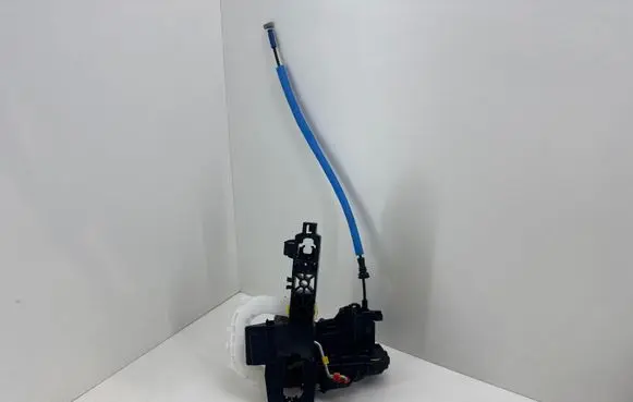 KIA Xceed Front door lock 81320J7000
