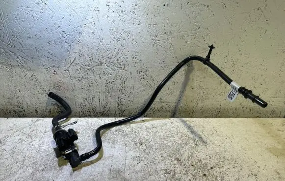 Jeep Grand Cherokee WL Breather valve 04627694AB 8V7691Z970 998K01317