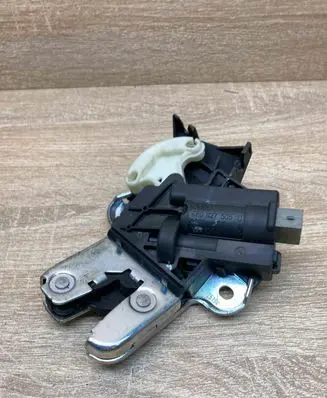 Volkswagen PASSAT B7 Tailgate/trunk/boot lock/catch/latch 4F5827505D