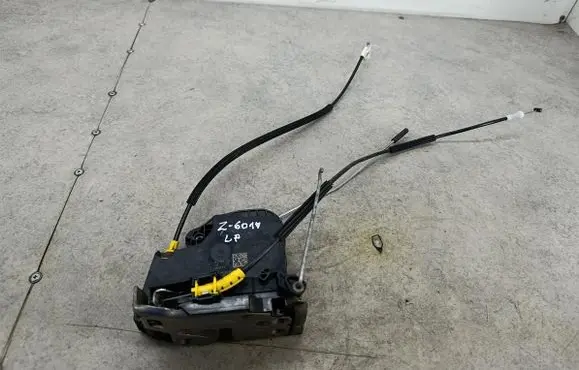 Opel Astra K Front door lock 