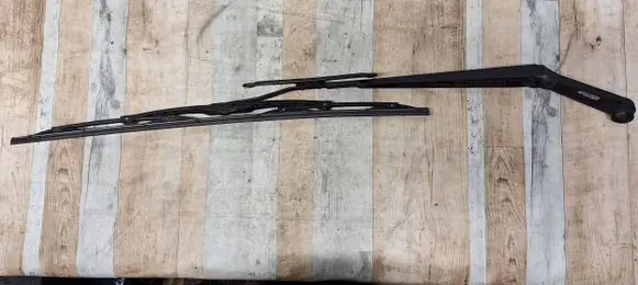 Mazda Premacy Front wiper blade arm J54A1398