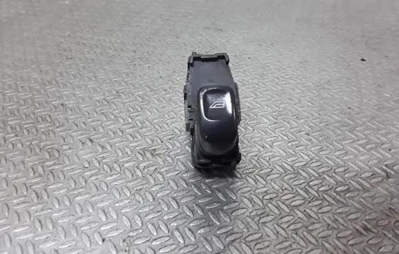 Volvo XC90 Electric window control switch 8685288