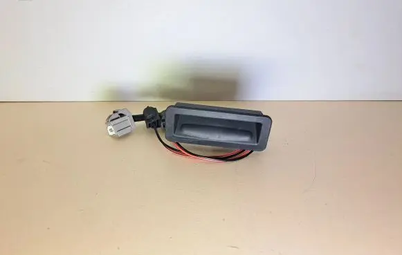 Land Rover Discovery 4 - LR4 Tailgate release/open handle LR071910 LR015457