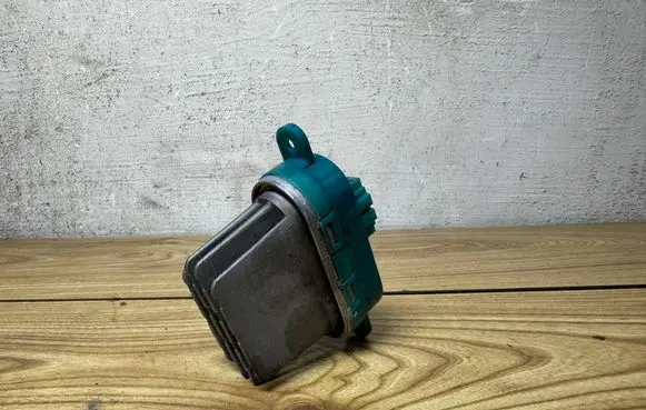 Audi Q7 4L Heater blower motor/fan resistor 7L0907521A 52410736 16255YY0029E