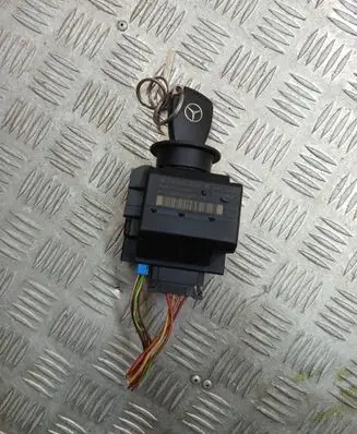 Mercedes-Benz C W203 Ignition lock 33002428 2095453308 33002429