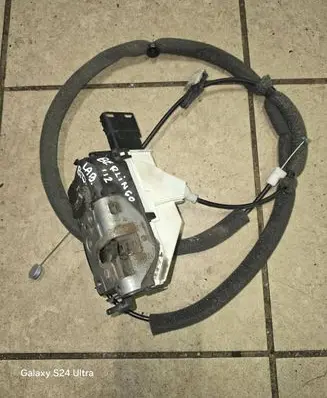 Citroen Berlingo Sliding door lock PSA828414 5462A0735K5 A01859