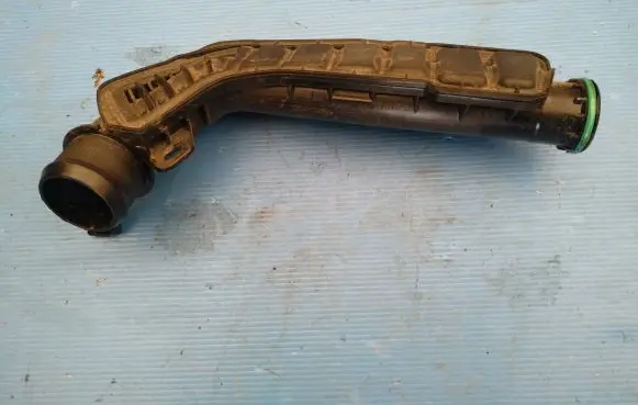 Peugeot 5008 II Intercooler hose/pipe 9812735880