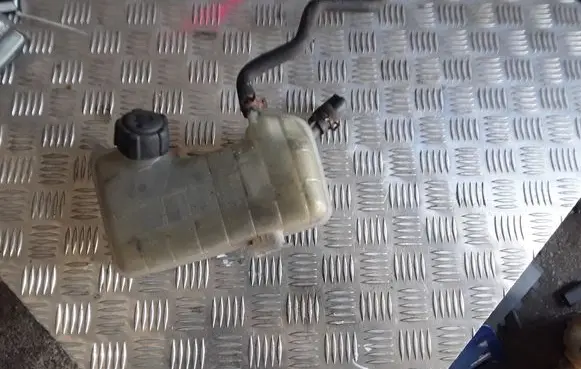 Renault Scenic II - Grand scenic II Coolant expansion tank/reservoir 8200262036