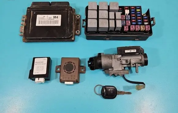 Chevrolet Lacetti Engine control unit/module ECU 96394699 IMPRK1490615
