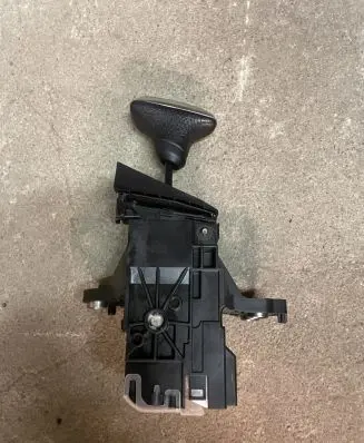 Lexus CT 200H Gear shifter/selector 75C833