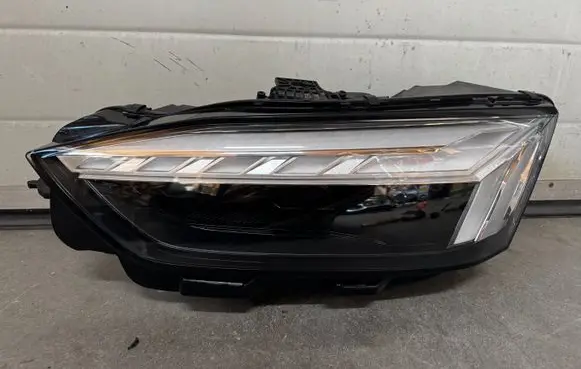 Audi A5 Headlight/headlamp 8W6941039