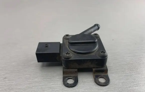 BMW 7 F01 F02 F03 F04 Exhaust gas pressure sensor 7808013 13627808013