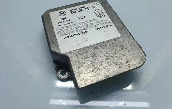 Volkswagen PASSAT B5.5 Airbag control unit/module 1C0909605B 5WK43124