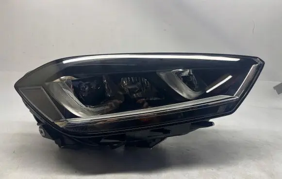 Volkswagen Golf Sportsvan Headlight/headlamp 517941034B
