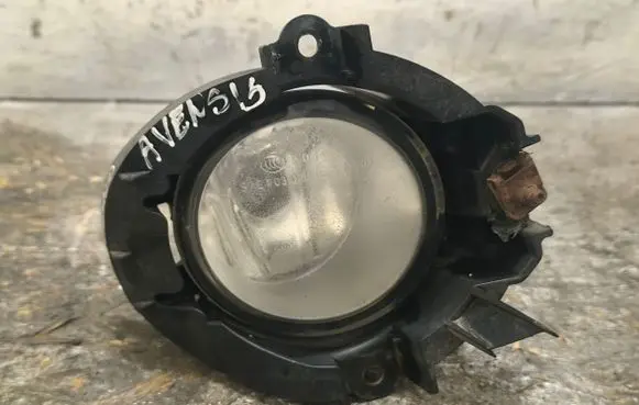 Toyota Avensis T270 Front fog light 89210656