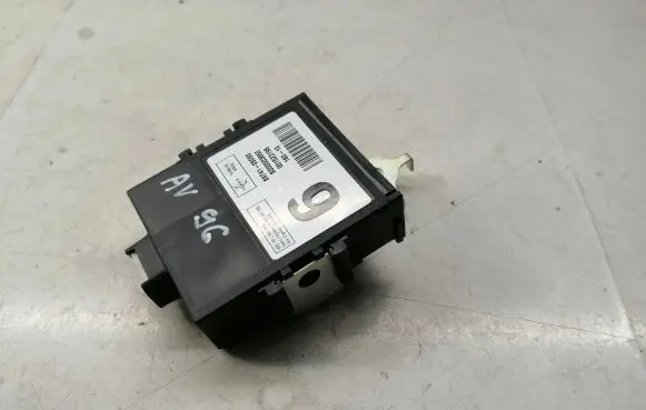 Toyota Avensis T270 Door central lock control unit/module 8974105090 S000003660
