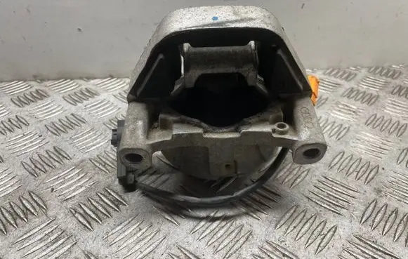 Audi A7 S7 4G Engine mount bracket