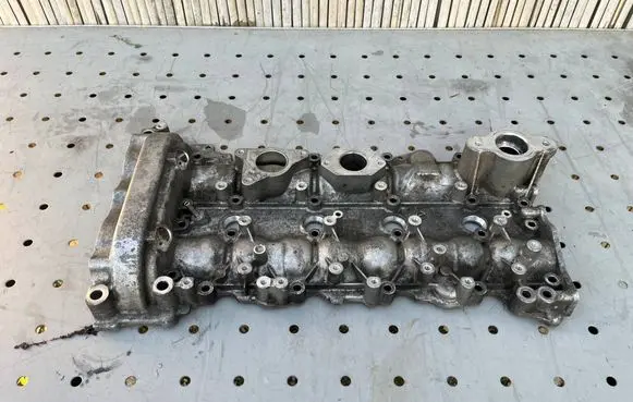 Mercedes-Benz A W176 Rocker cam cover A2700160205 A2700100530