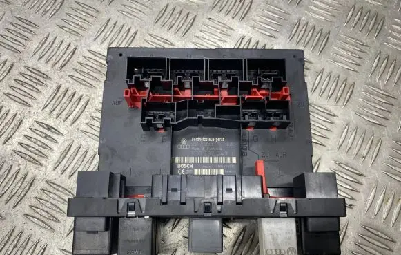 Volkswagen PASSAT B6 Comfort/convenience module 3C0937049J F005V00530 H37S1301