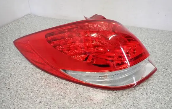 Hyundai Veloster Rear/tail lights