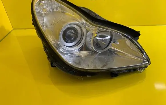 Mercedes-Benz CLS C219 Headlight/headlamp A2198204261