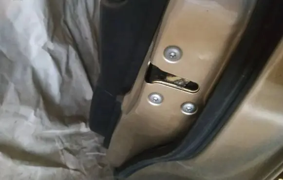 Nissan Murano Z50 Front door lock
