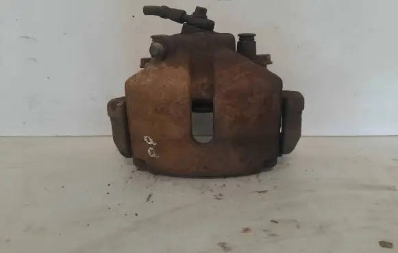 Skoda Superb B6 (3T) Front brake caliper