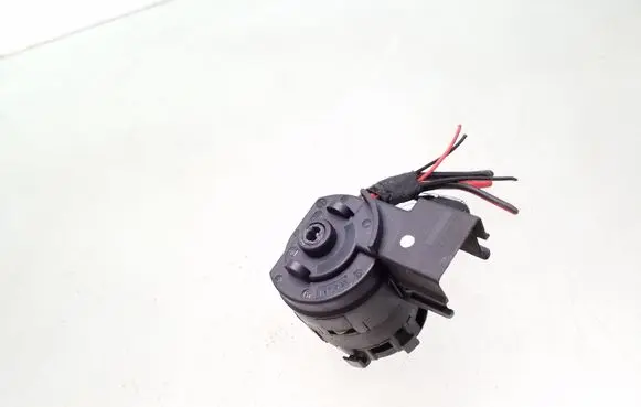 Opel Omega B2 Ignition lock contact 90505912
