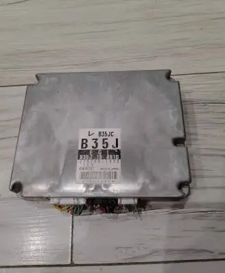 Mazda Demio Engine control unit/module ECU 2797001533
