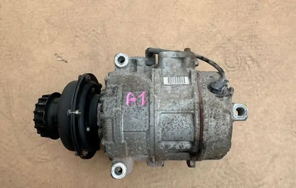 Volkswagen Transporter - Caravelle T5 Air conditioning (A/C) compressor (pump) 7H0820805J