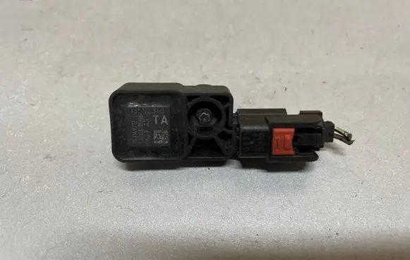 Opel Insignia A Airbag deployment crash/impact sensor 13502341