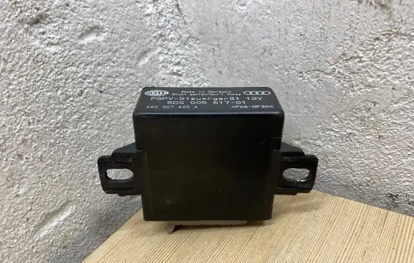 Audi A8 S8 D2 4D Wing mirror control module 4A0907445A 5DS00561701