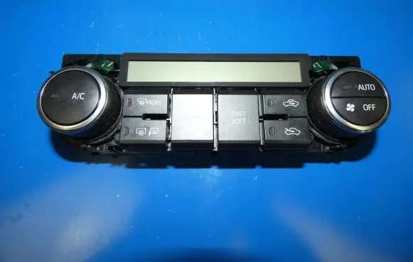 Toyota Auris E180 Climate control unit