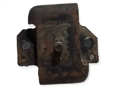 Nissan Patrol Y61 Engine mount bracket