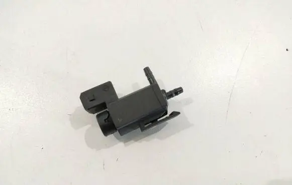 BMW 5 F10 F11 Turbo solenoid valve 11747810831 7810831