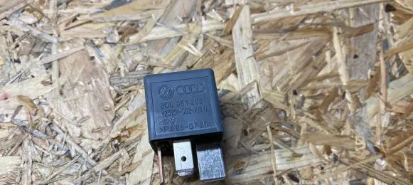 Audi A6 S6 C6 4F Other relay 8D0951253