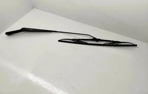 Volkswagen Transporter - Caravelle T5 Front wiper blade arm QL1822R