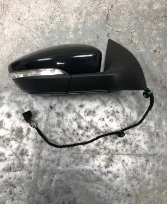 Front door electric wing mirror