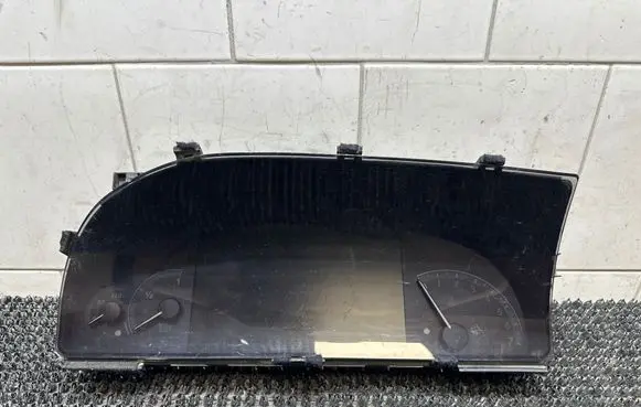 Speedometer (instrument cluster)