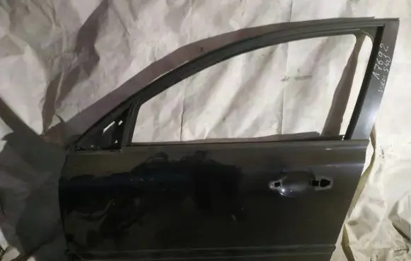 Volvo S40 Front door JUODOS