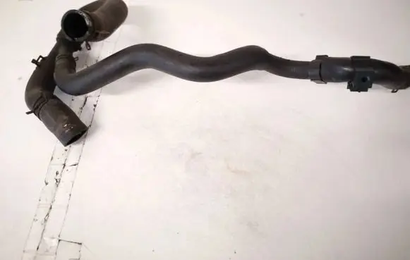 Mazda 3 II Engine coolant pipe/hose