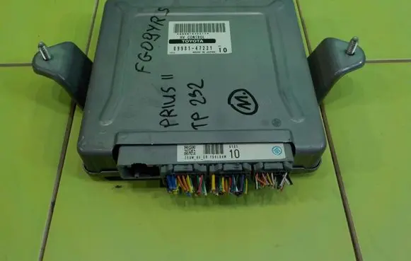 Toyota Prius (XW20) Engine control unit/module 8998147221