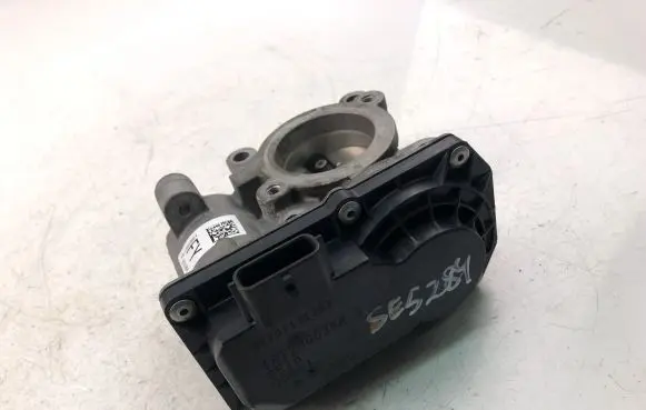 Renault Clio IV Throttle valve H8201171233